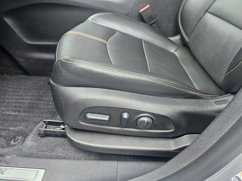 Used 2024 Chevrolet Equinox Premier FWD image 17