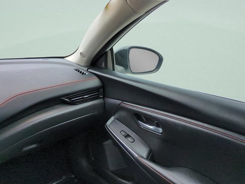 Certified 2025 Nissan Sentra SR FWD image 13