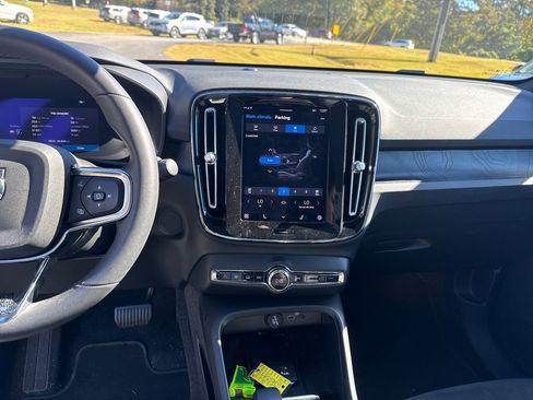 Certified 2023 Volvo C40 P8 Recharge Plus image 21