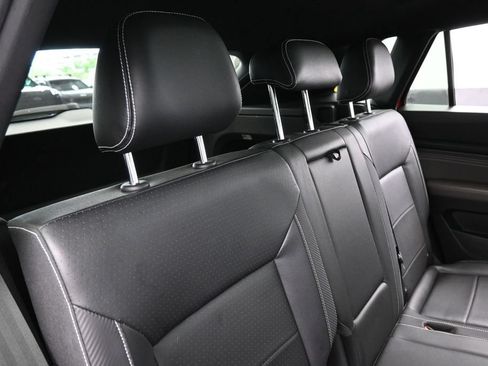Used 2021 Volkswagen Atlas Cross Sport SE w/ Panoramic Sunroof Package FWD image 39