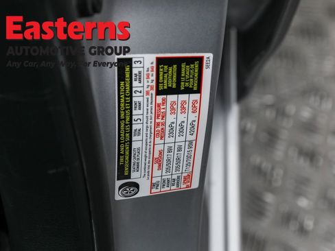 Used 2025 Nissan Versa SR w/ Trunk Package image 33