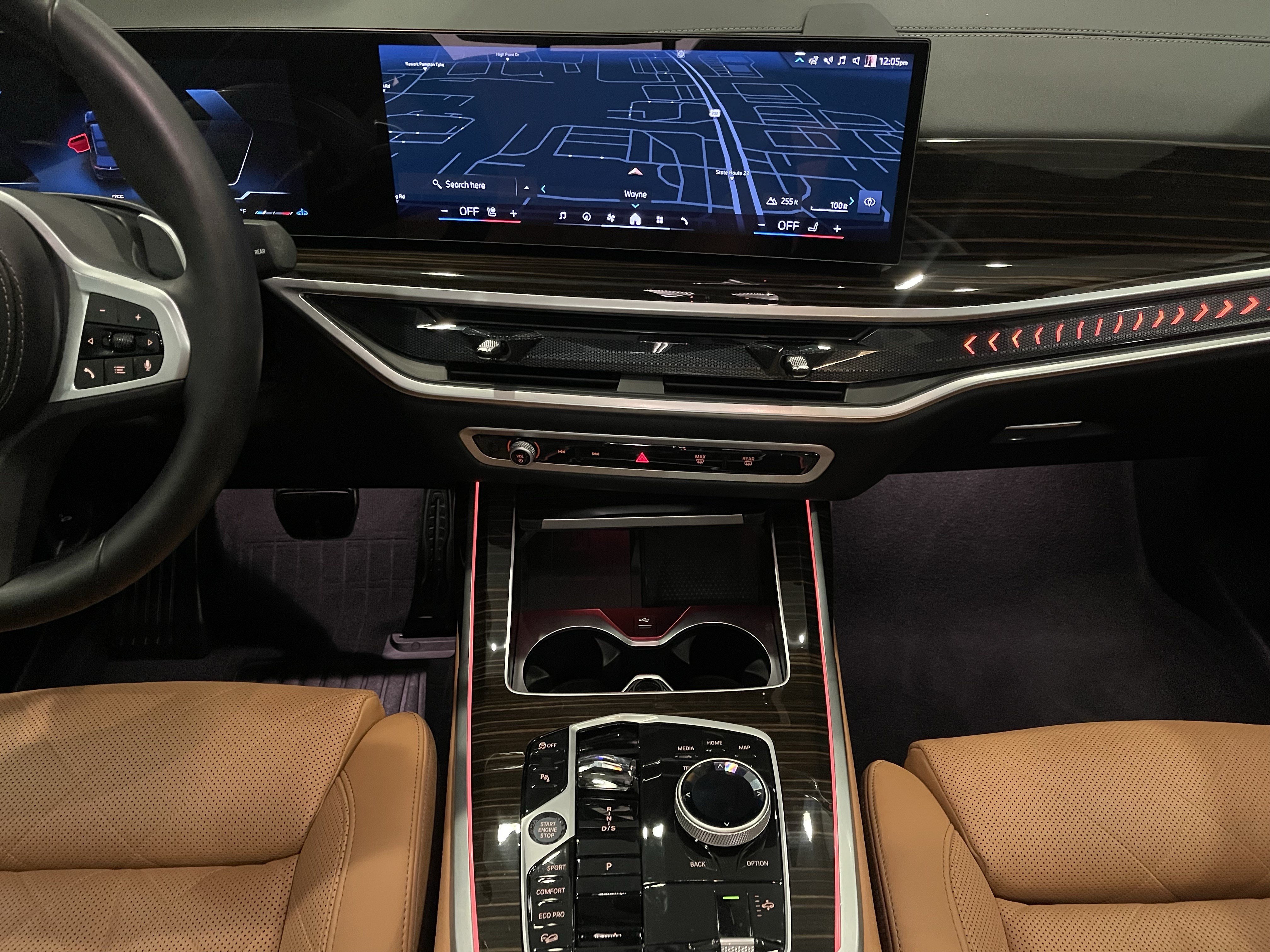 Used 2025 BMW X7 xDrive40i w/ M Sport Package AWD/4WD image 16