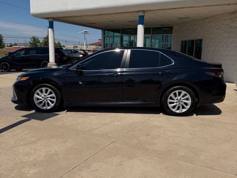 Used 2023 Toyota Camry LE w/ Convenience Package FWD image 2