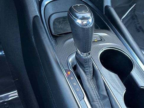 Used 2019 Chevrolet Malibu Hybrid w/ Leather Package image 22