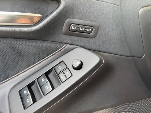 Used 2020 Toyota Avalon Touring w/ Advanced Safety Package image 16