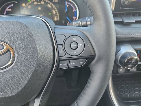 Certified 2025 Toyota RAV4 XLE image 28