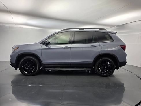 Used 2025 Honda Passport Black Edition image 7