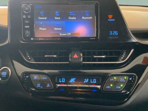 Used 2018 Toyota C-HR XLE FWD image 15