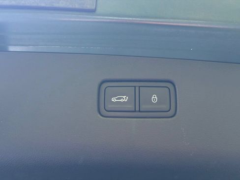 Used 2023 Genesis GV70 2.5T w/ Select Package AWD/4WD image 14