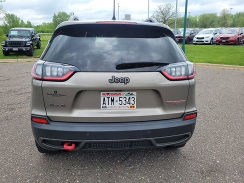 Used 2019 Jeep Cherokee Trailhawk w/ Cold Weather Group AWD/4WD image 4