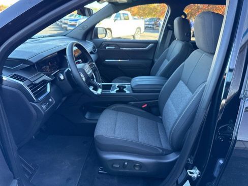 Used 2025 GMC Acadia Elevation image 16