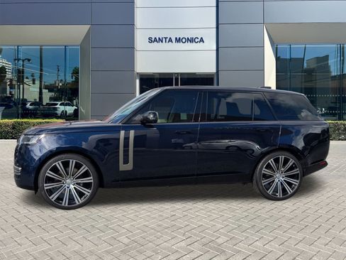 Used 2023 Land Rover Range Rover Long Wheelbase SE image 9