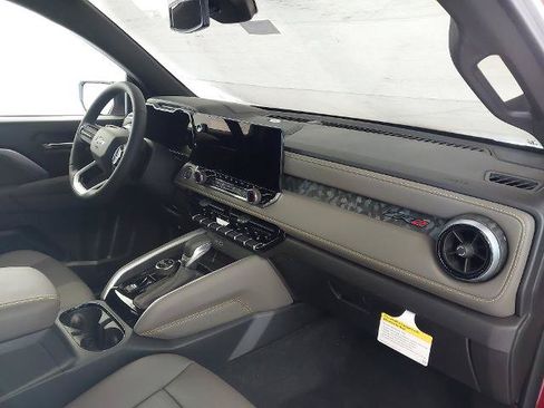 New 2026 Chevrolet Colorado ZR2 w/ Technology Package AWD/4WD image 29