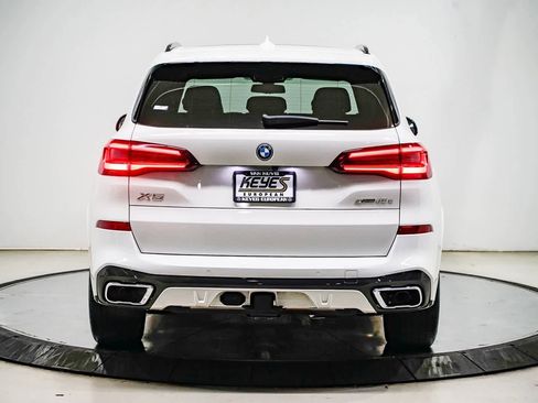 Used 2022 BMW X5 xDrive45e w/ M Sport Package image 3