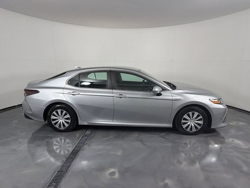 Used 2021 Toyota Camry LE FWD image 4