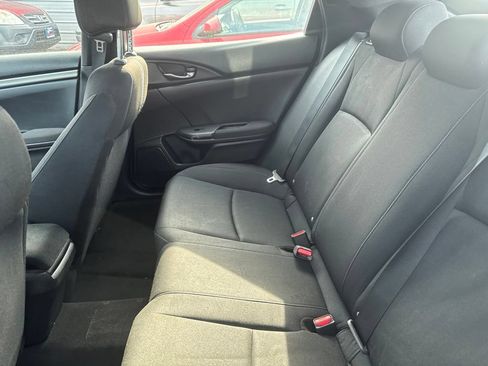 Used 2017 Honda Civic Sport image 9