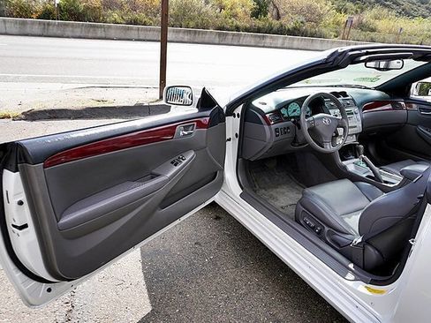 Used 2005 Toyota Solara SLE image 29