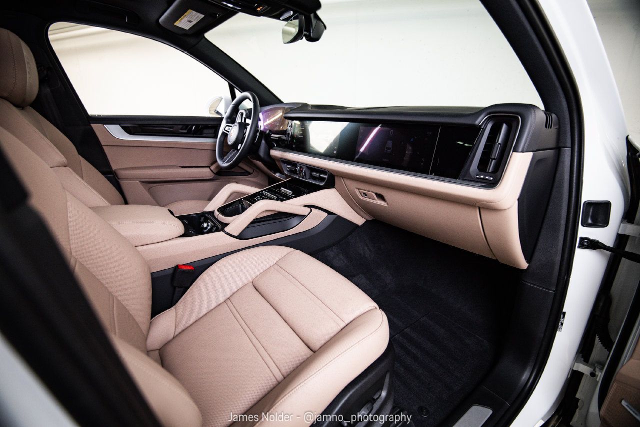 Certified 2026 Porsche Cayenne AWD/4WD image 29