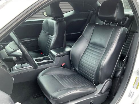 Used 2011 Dodge Challenger image 20