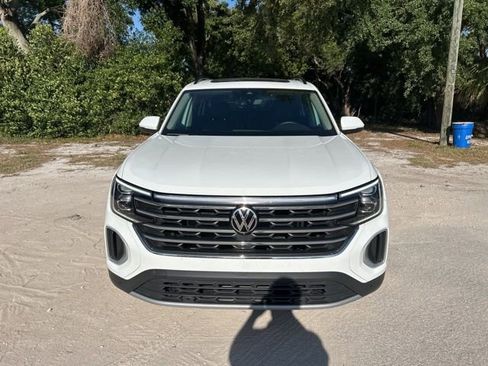 Used 2024 Volkswagen Atlas SE image 16