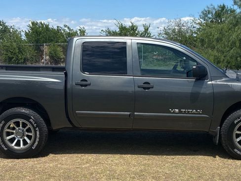 Used 2009 Nissan Titan SE w/ SE Drivers Convenience Pkg image 5