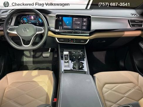 Used 2024 Volkswagen Atlas Cross Sport SE FWD image 29