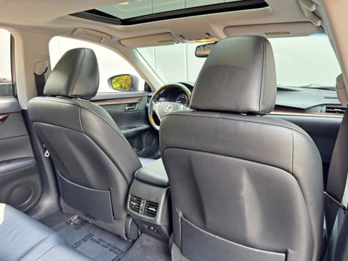 Used 2013 Lexus ES 350 w/ Luxury Pkg FWD image 37