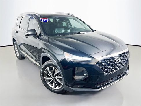Used 2019 Hyundai Santa Fe FWD image 2