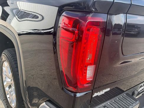 Used 2021 GMC Sierra 1500 SLT image 27