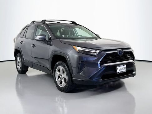 Used 2024 Toyota RAV4 LE AWD/4WD image 3