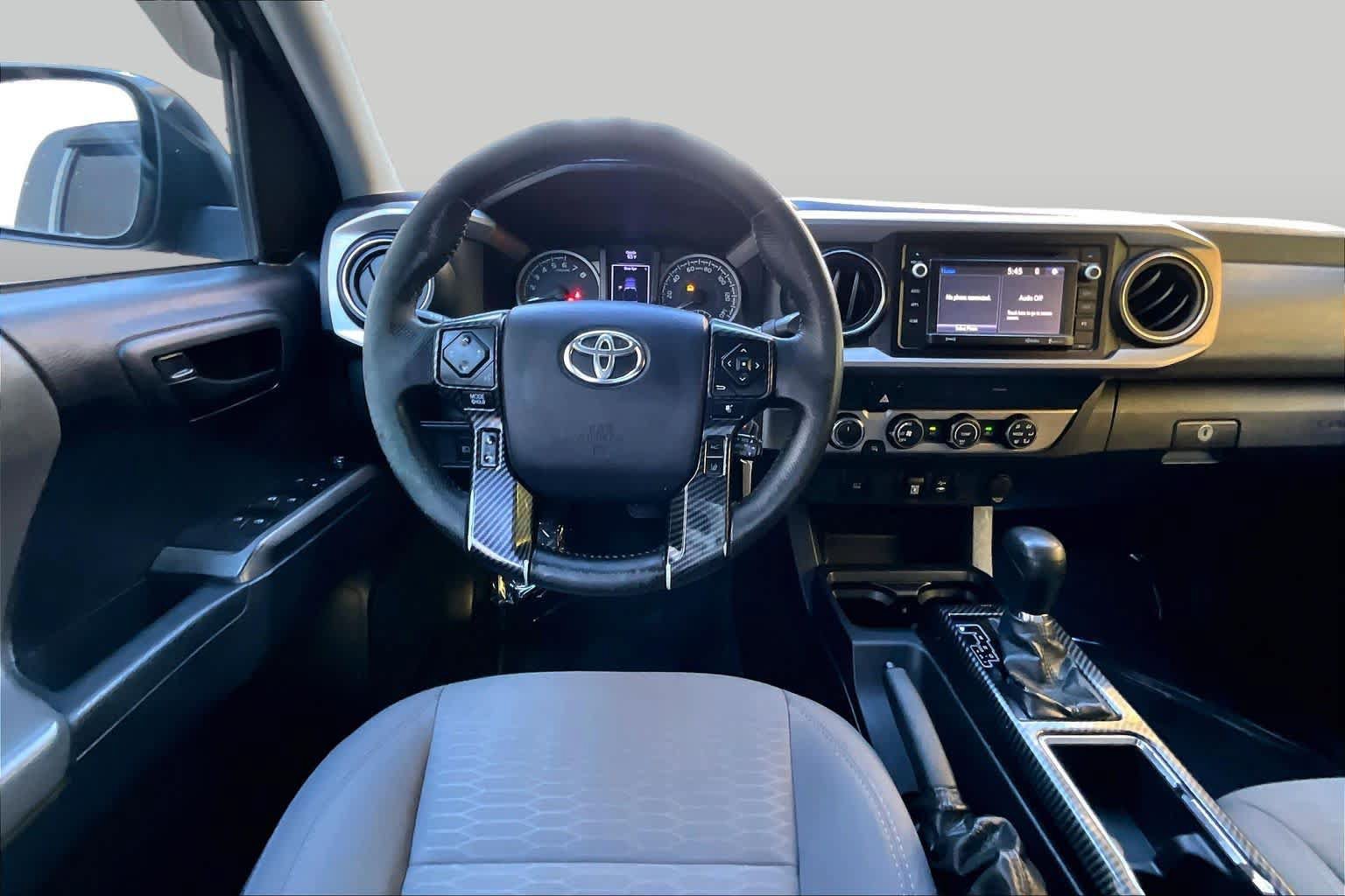Used 2021 Toyota Camry XLE FWD image 6