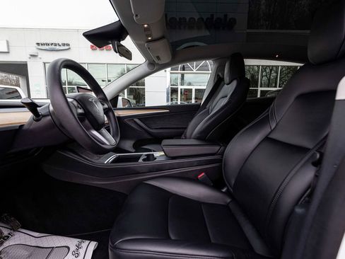 Used 2023 Tesla Model Y Long Range image 22