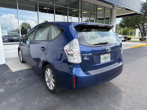 Used 2014 Toyota Prius V Five FWD image 7