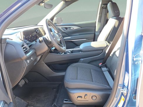 New 2026 Chevrolet Traverse LT w/ Driver Confidence Package image 17