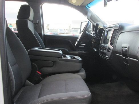 Used 2017 GMC Sierra 2500 SLE w/ HD SLE Preferred Plus Package AWD/4WD image 12