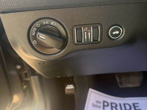 Used 2014 Chrysler 300 RWD image 17
