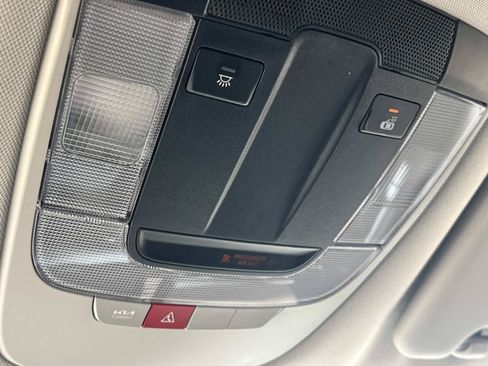 Used 2025 Kia Sportage EX FWD image 40