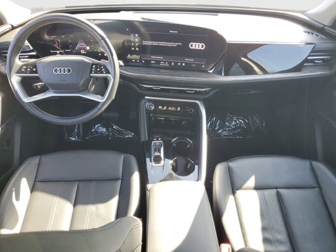 Used 2025 Audi Q5 Premium w/ Convenience Package image 11