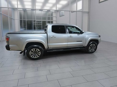 Used 2023 Toyota Tacoma TRD Sport w/ Black Out Package (TMS) AWD/4WD image 9