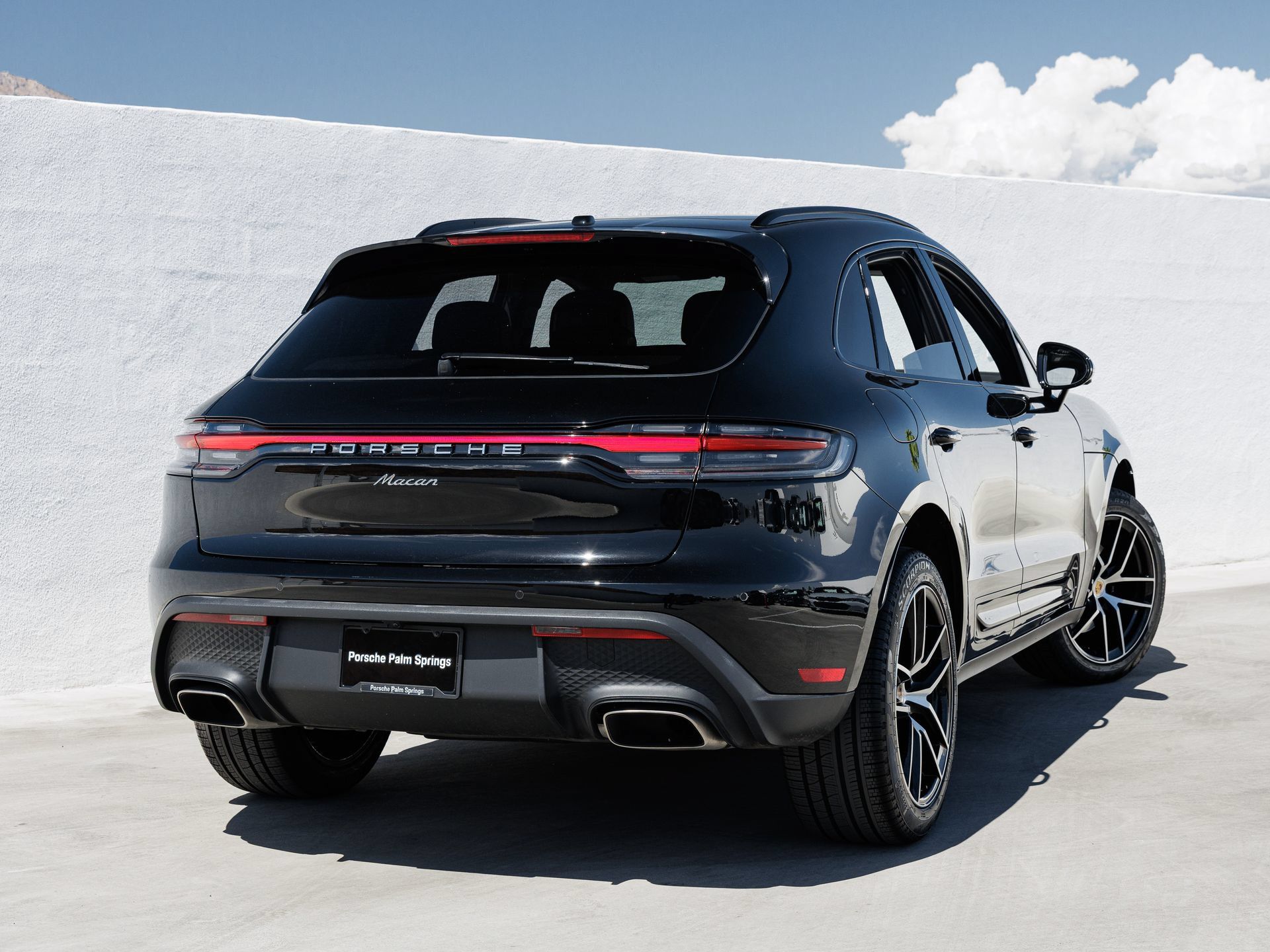 Certified 2026 Porsche Macan AWD/4WD image 7