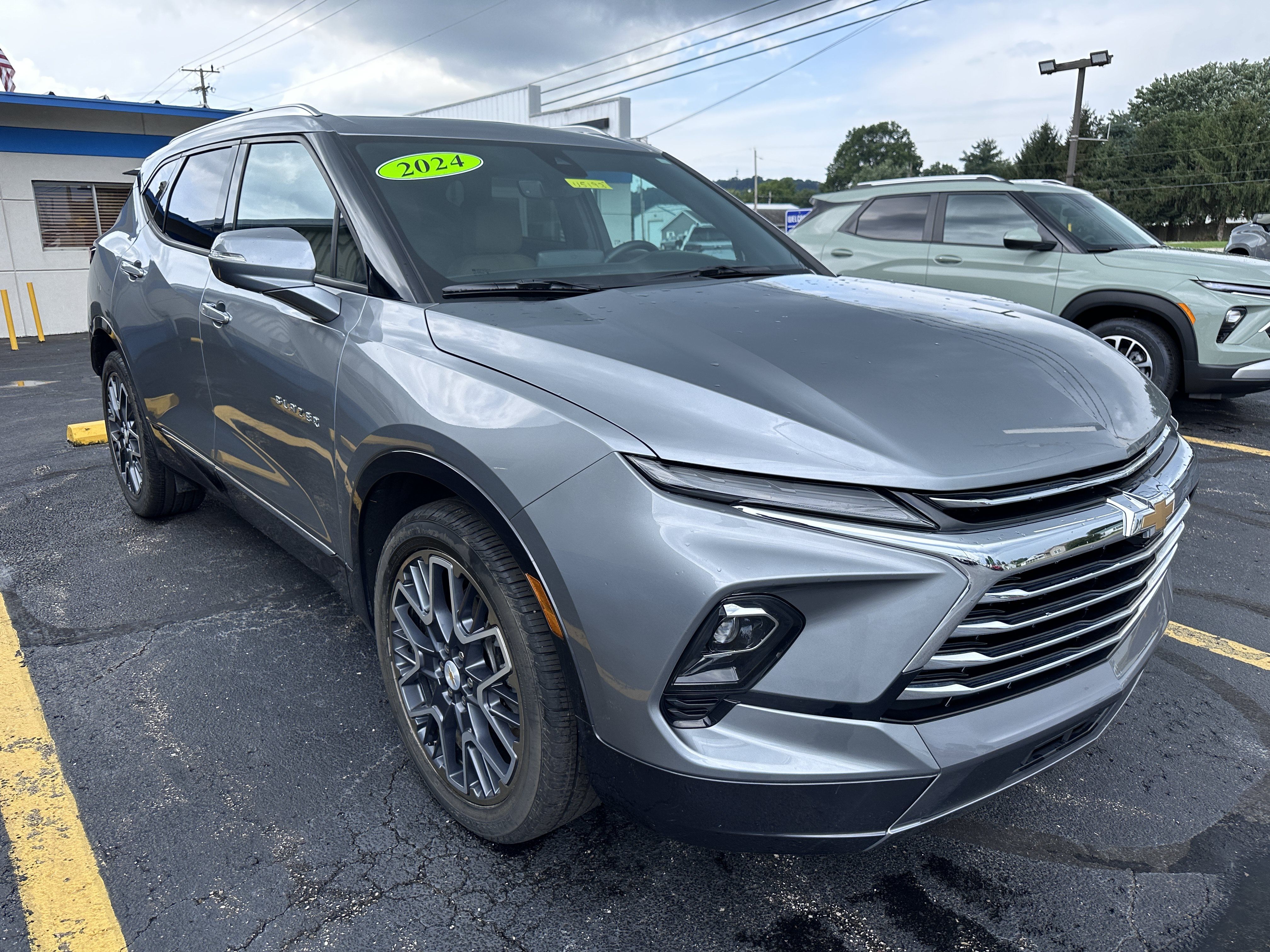 Used 2024 Chevrolet Blazer Premier w/ Driver Confidence II Package FWD image 2