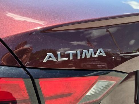 Used 2024 Nissan Altima 2.5 SV FWD image 10