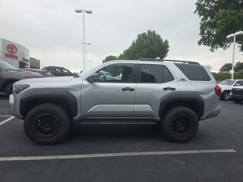 Used 2025 Toyota 4Runner TRD Off-Road Premium AWD/4WD image 5