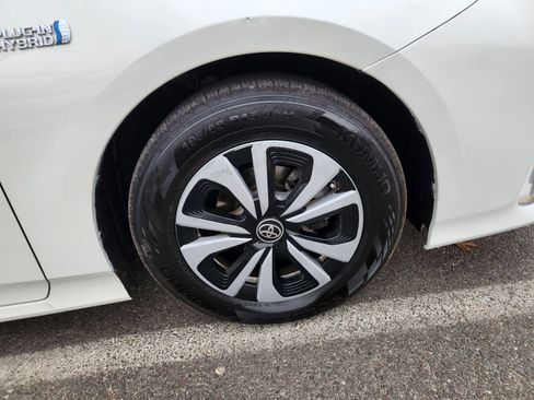 Used 2019 Toyota Prius Prime Premium w/ Carpet Mat Package image 6