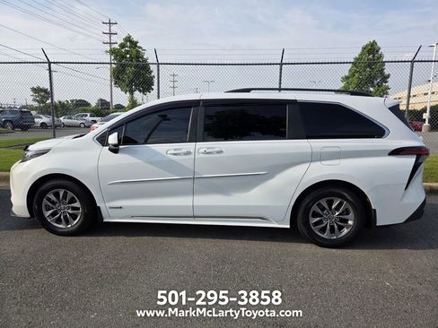 Used 2021 Toyota Sienna LE FWD image 6
