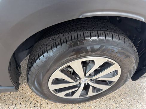 Used 2023 Subaru Outback Premium AWD/4WD image 30
