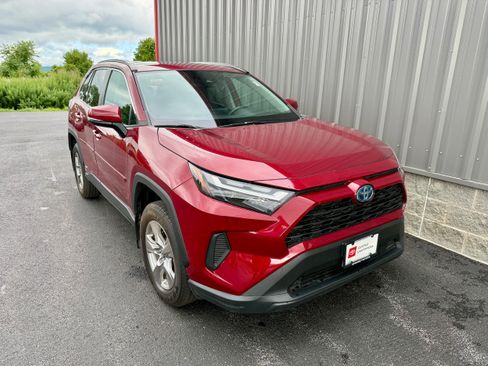 Certified 2024 Toyota RAV4 XLE w/ Convenience Package AWD/4WD image 1