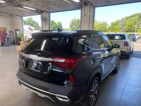 Used 2022 Kia Seltos SX AWD/4WD image 4