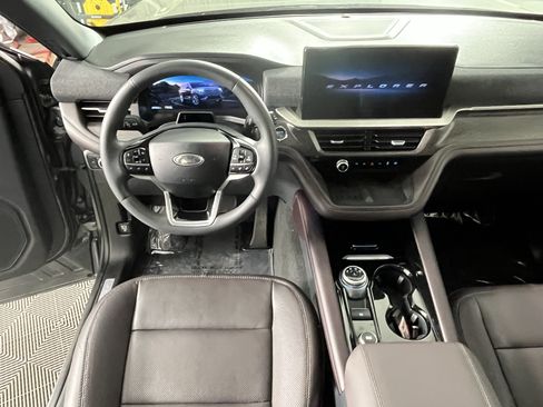 Used 2025 Ford Explorer Platinum w/ LUX Leather Package AWD/4WD image 11