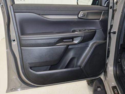 New 2025 Ford Ranger Raptor image 9